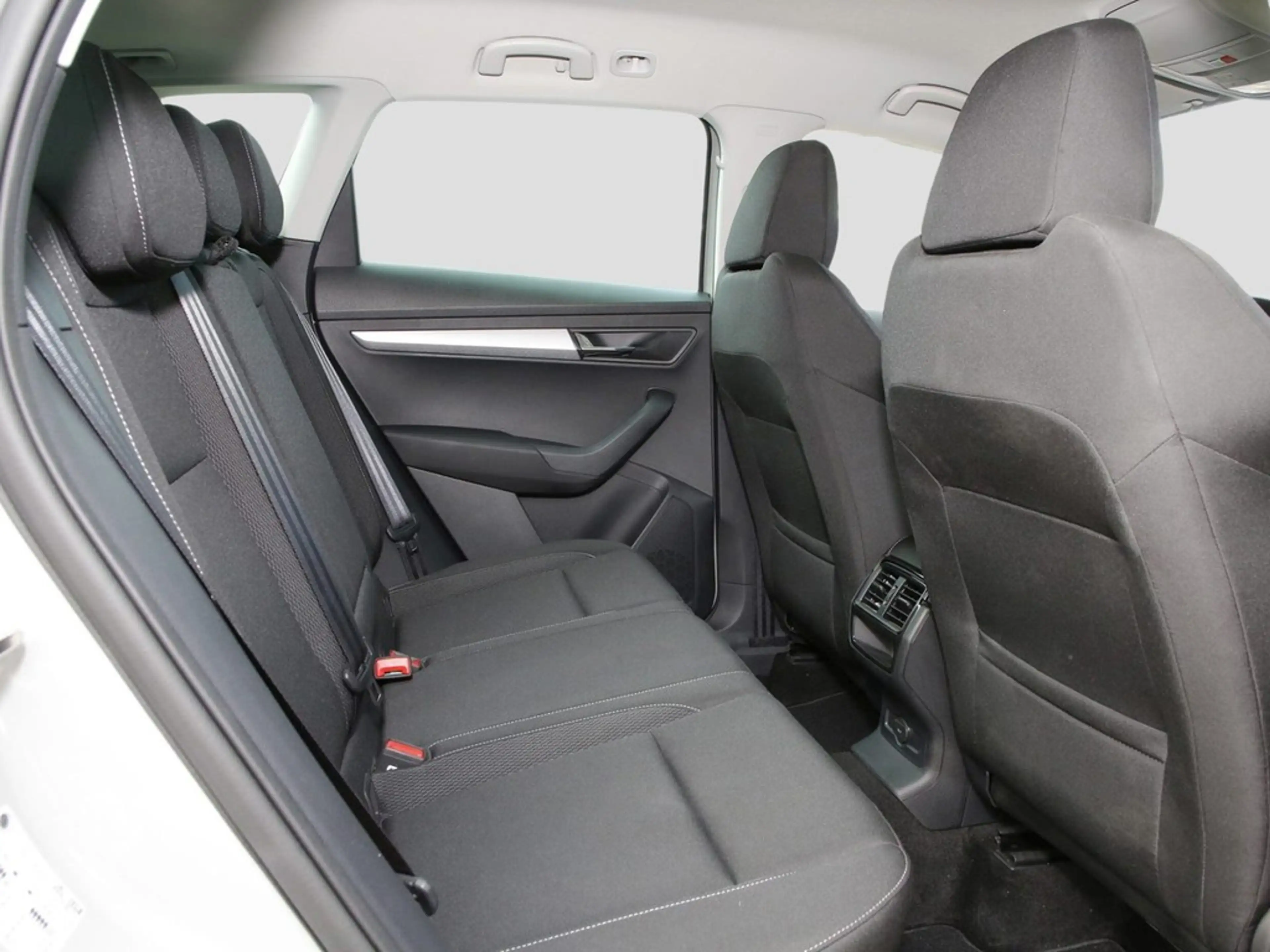 Skoda Karoq 2.0 TDI DSG Drive 4x4 17" ACC Navi SHZ LED — photo 11