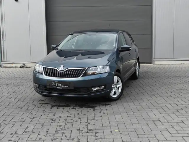 Skoda Rapid/Spaceback 9.000km!!/zetelverwarming/cruise controle/navigatie