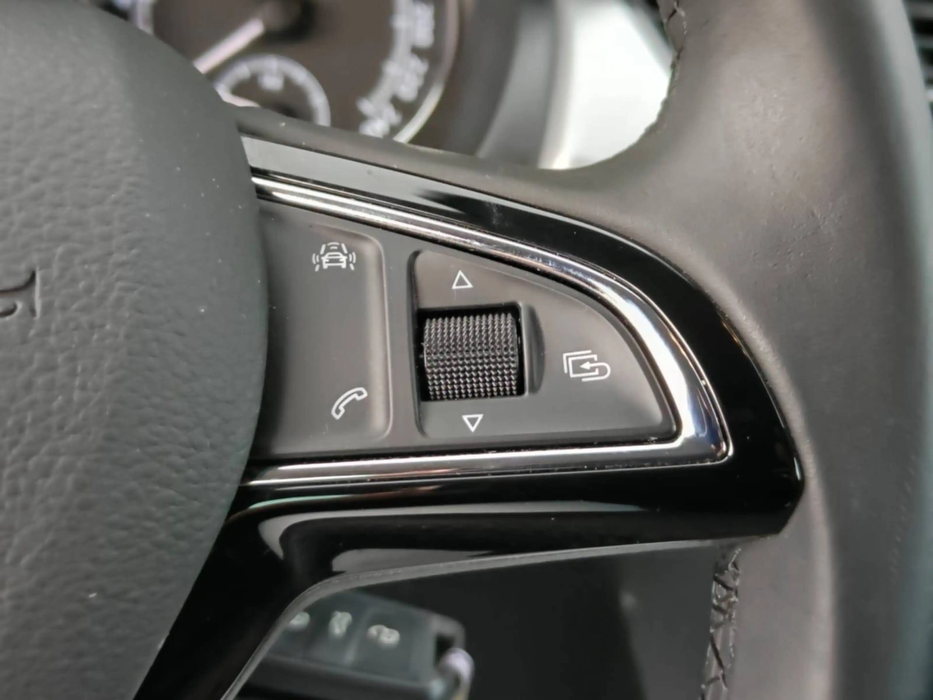 Skoda Rapid/Spaceback 9.000km!!/zetelverwarming/cruise controle/navigatie — photo 7