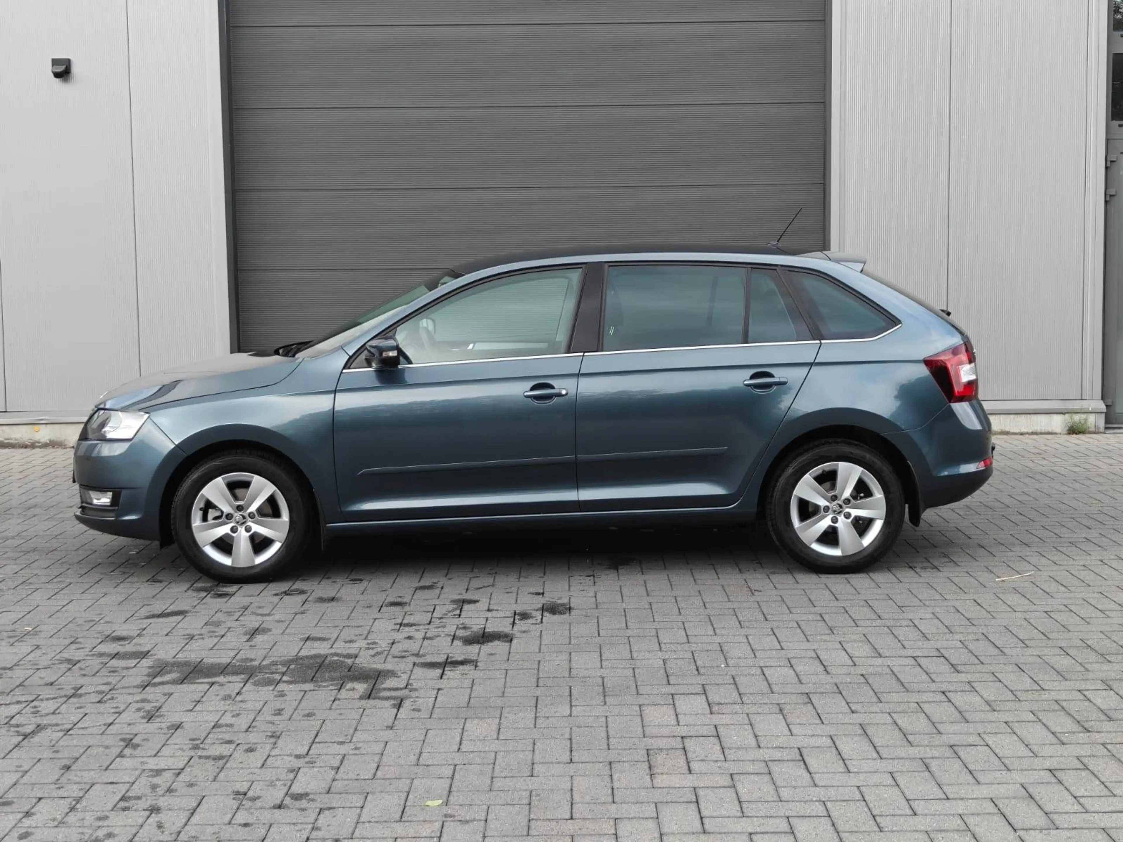 Skoda Rapid/Spaceback 9.000km!!/zetelverwarming/cruise controle/navigatie — photo 2