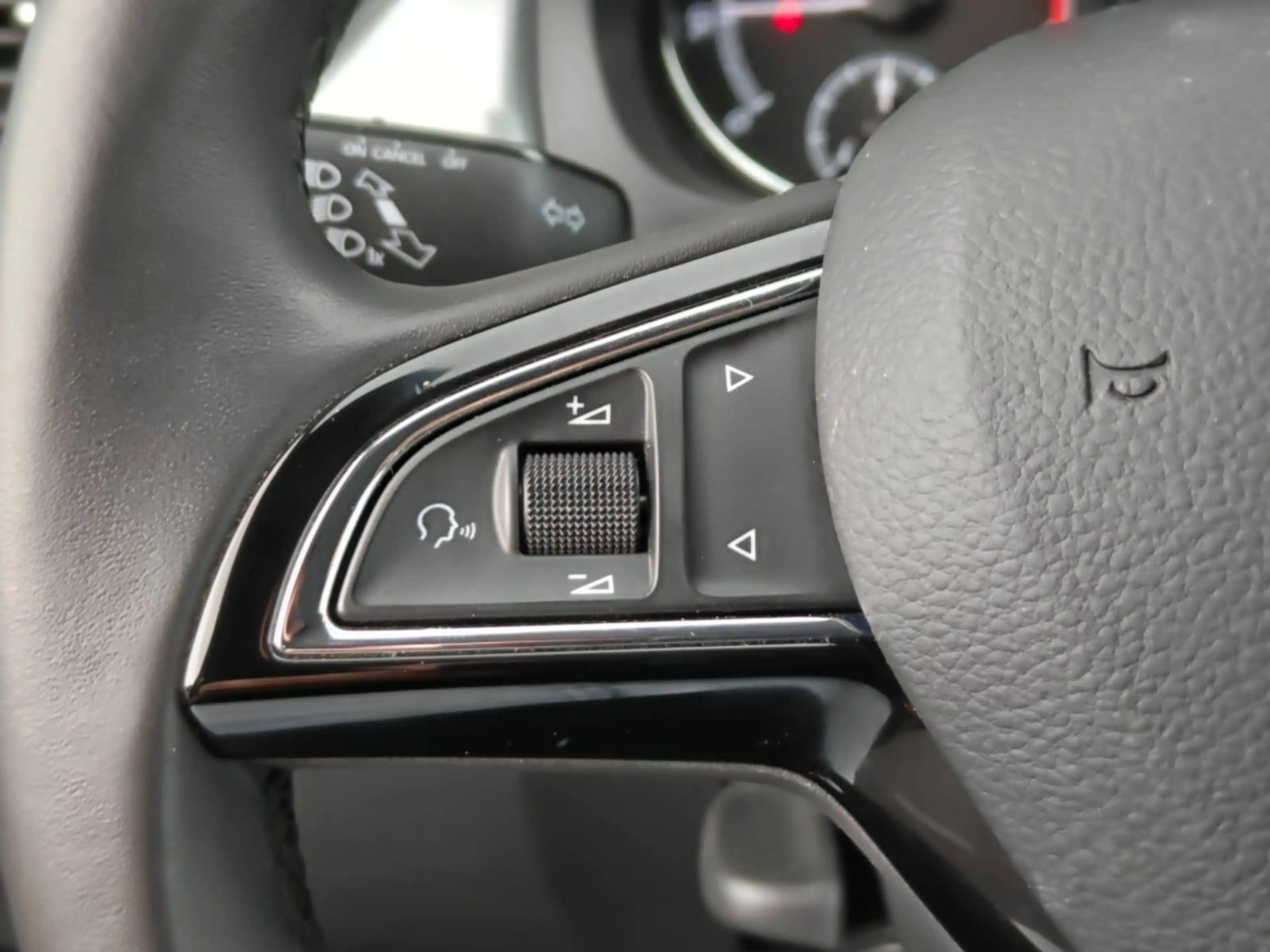 Skoda Rapid/Spaceback 9.000km!!/zetelverwarming/cruise controle/navigatie — photo 14