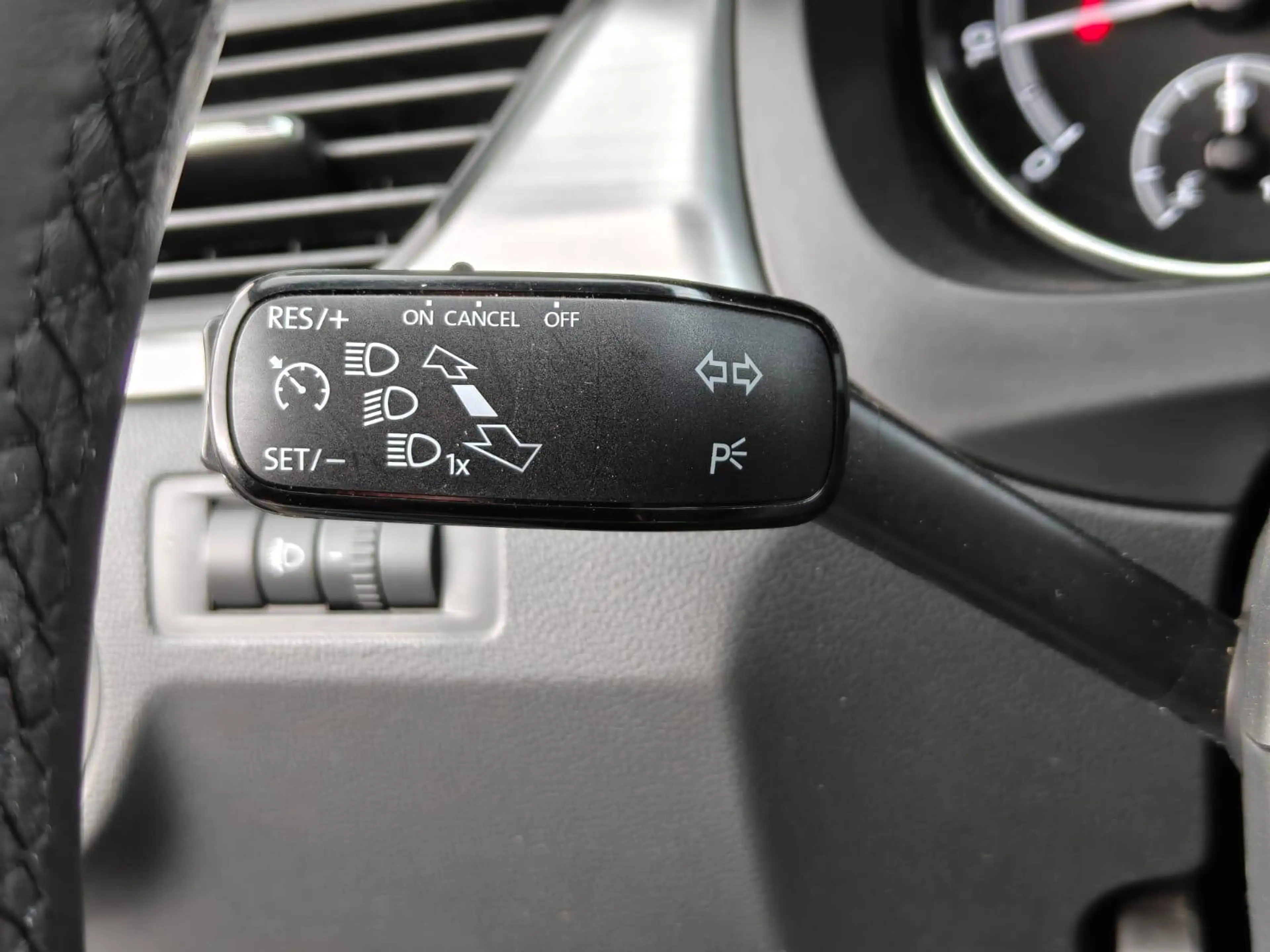 Skoda Rapid/Spaceback 9.000km!!/zetelverwarming/cruise controle/navigatie — photo 15