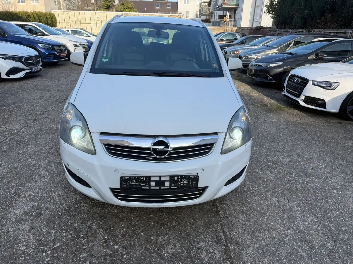 Opel Zafira B Innovation "110 Jahre"*Navi*Xen*7 Sitze Weiß - 1