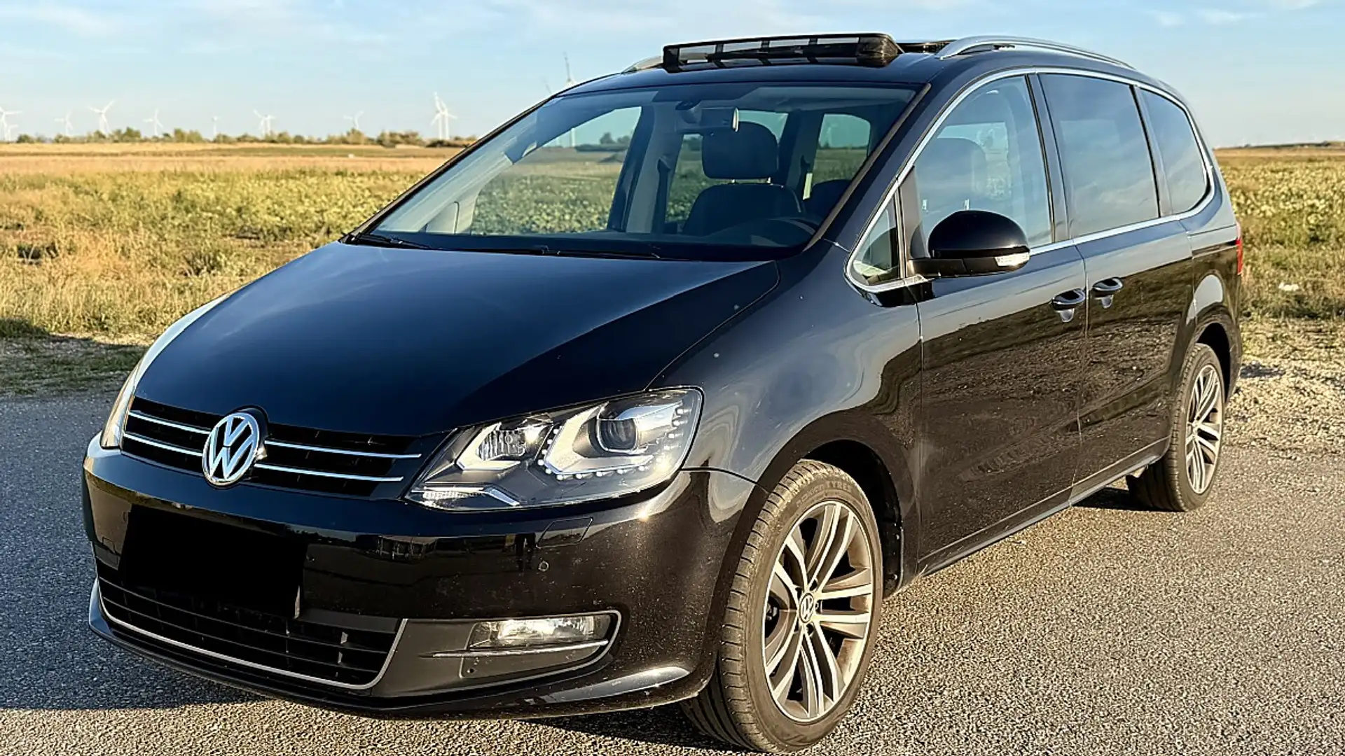 Volkswagen Sharan 2.0 TDI Sky 4Motion BlueMotion Tech *8.Fach Ber... Schwarz - 1