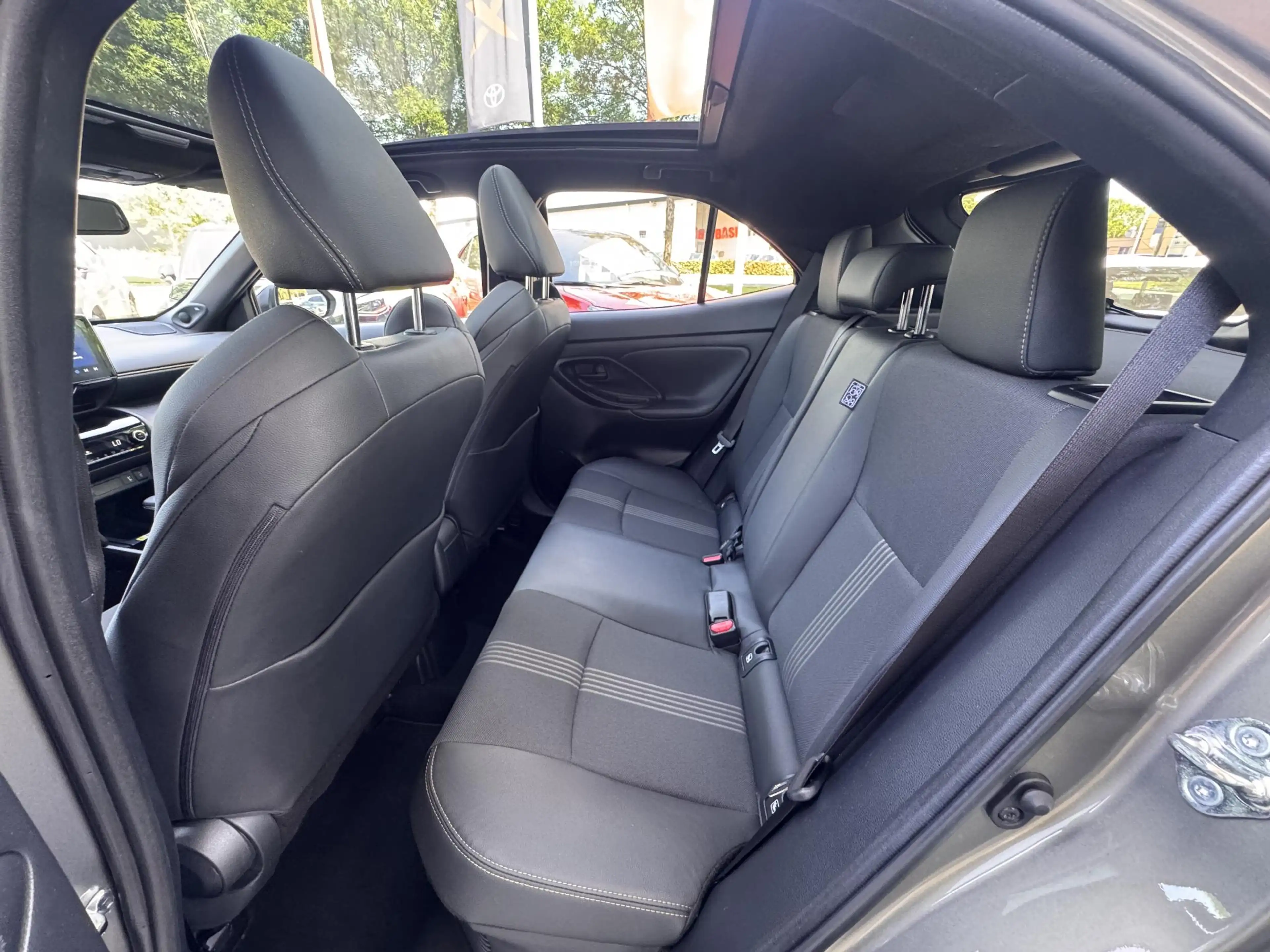 Toyota Yaris Cross 1.5 Hybrid Adventure Panoramadak Trekhaak JBL — photo 5