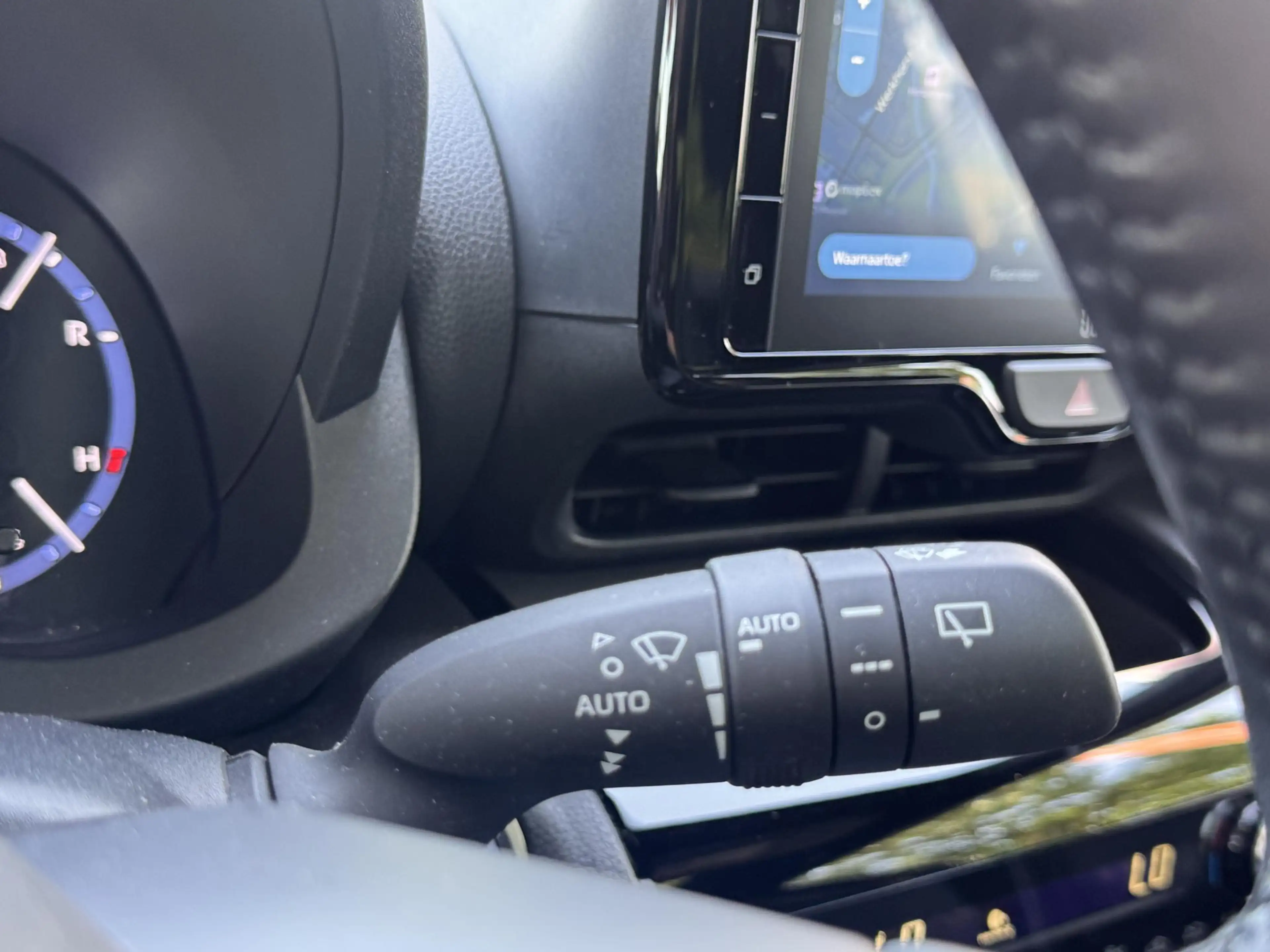 Toyota Yaris Cross 1.5 Hybrid Adventure Panoramadak Trekhaak JBL — photo 25