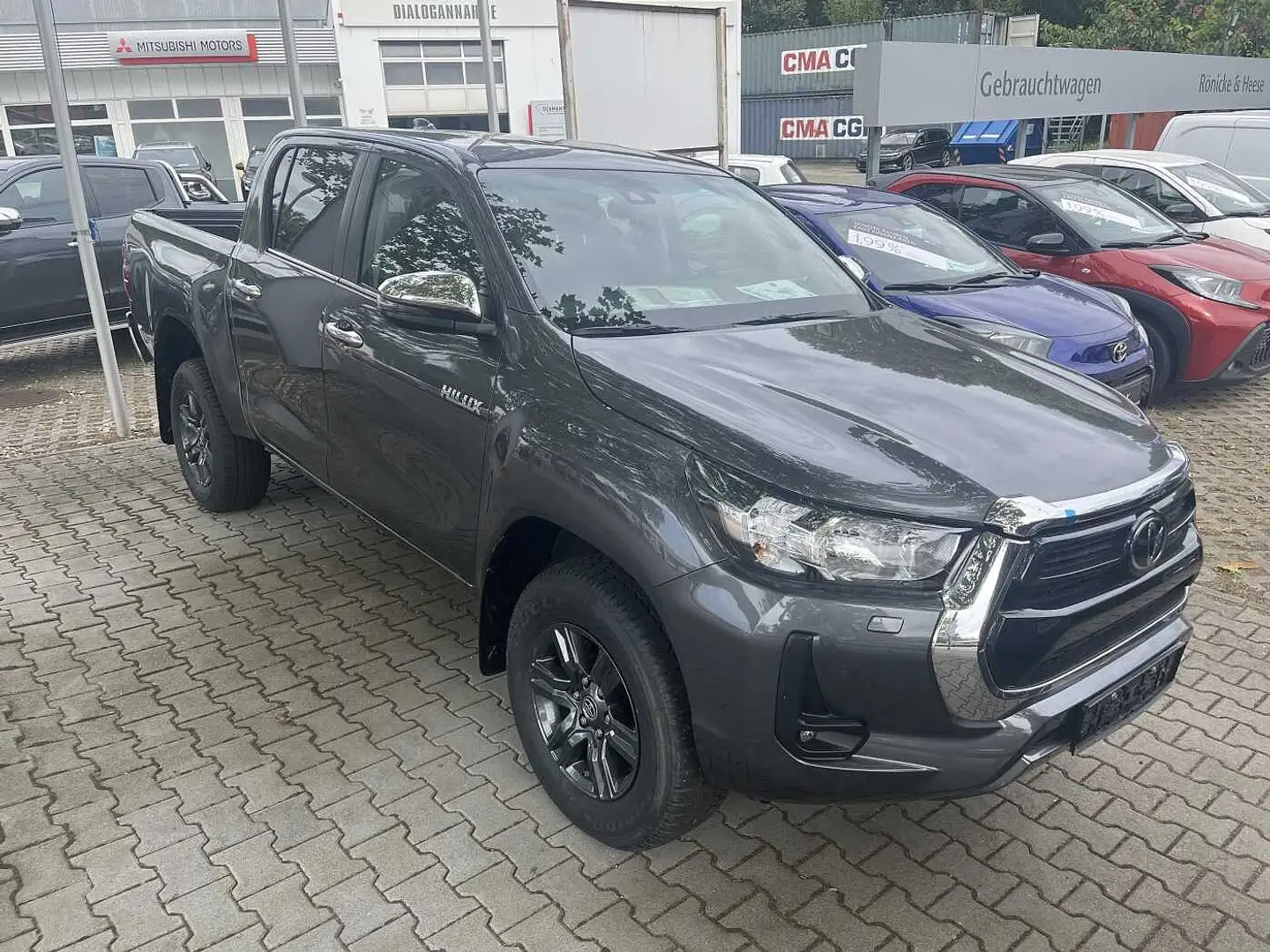 Toyota HiLux 2.8 Double Cab 4x4 Autm. Comf. / verfügbar Gris - 1