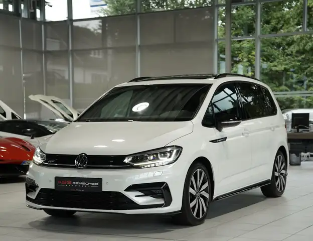 Volkswagen Touran view 5