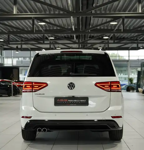 Volkswagen Touran view 9