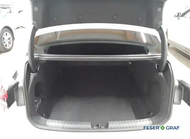 Audi A6 view 11