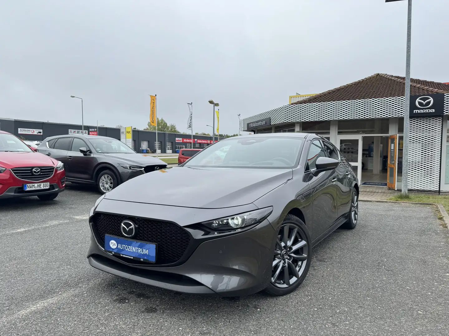 Mazda 3 2.5 140PS AT Exclusive-line Matrix 360° NAVI Gris - 1