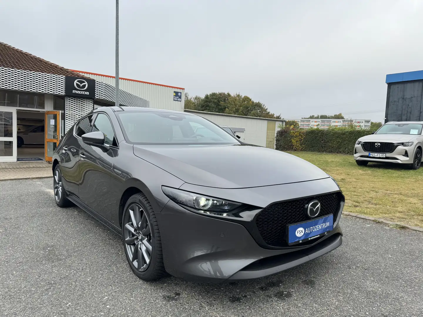Mazda 3 2.5 140PS AT Exclusive-line Matrix 360° NAVI Gris - 2