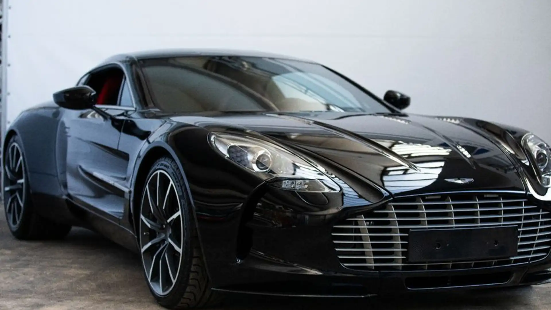 Aston Martin DB9 Deportivo Automático de 3 Puertas Schwarz - 1