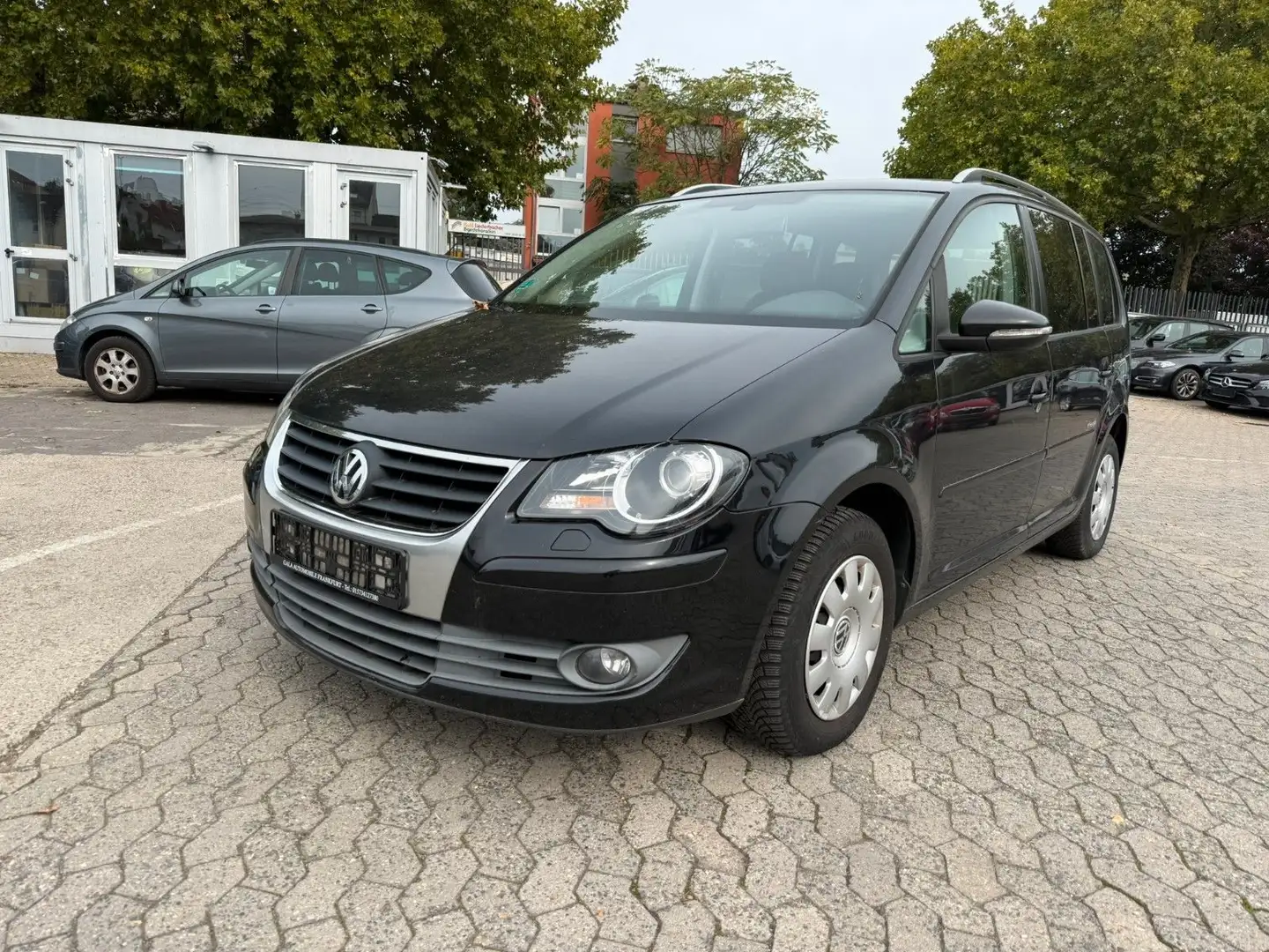 Volkswagen Touran 2.0TDI Freestyle*Tüv Neu*SHZ*Navi*TMP Schwarz - 1