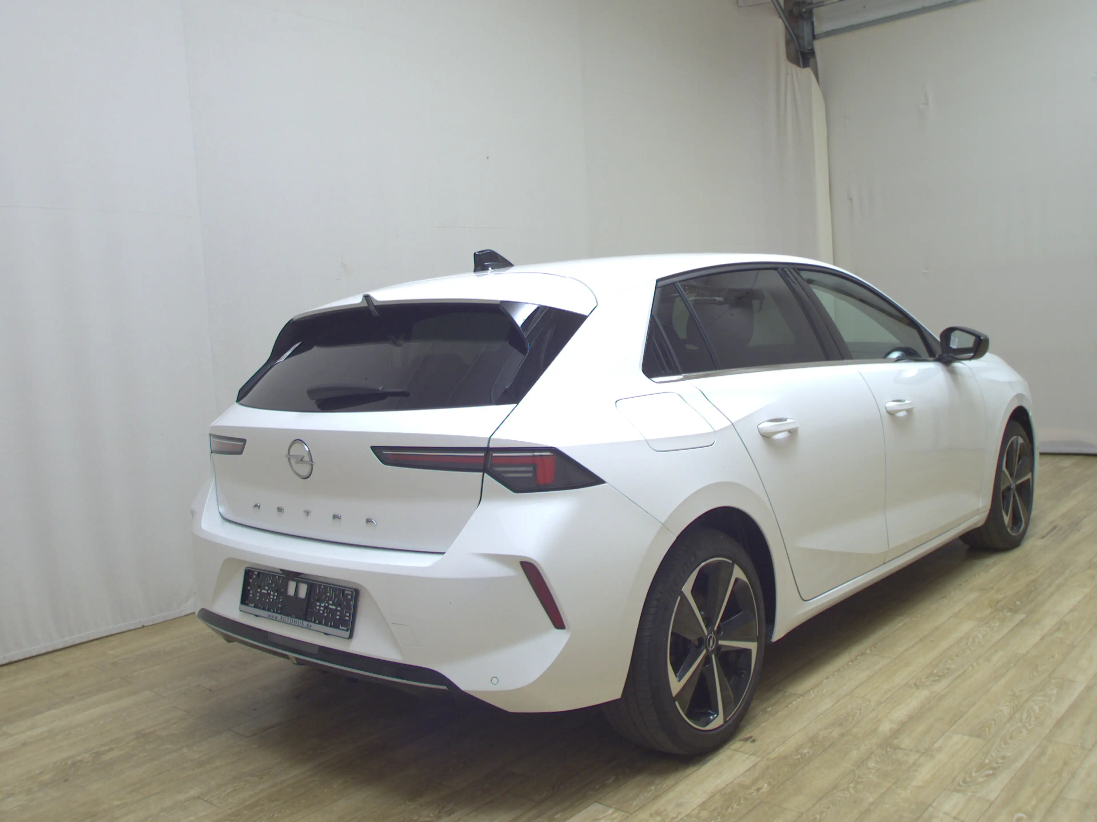 Opel Astra 1.5 D Business Elegance Navi LED AHK RFK — photo 4
