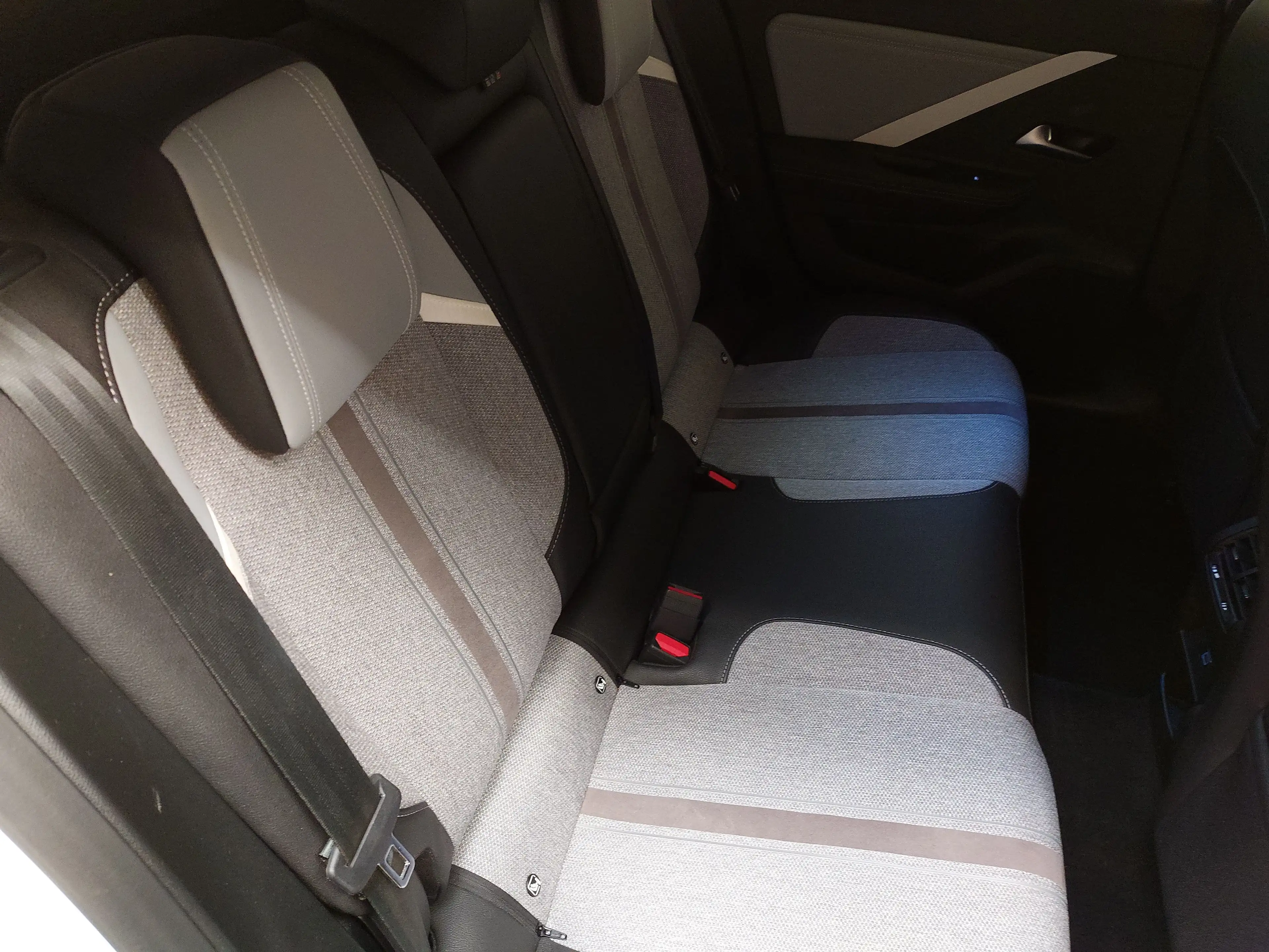 Opel Astra 1.5 D Business Elegance Navi LED AHK RFK — photo 12