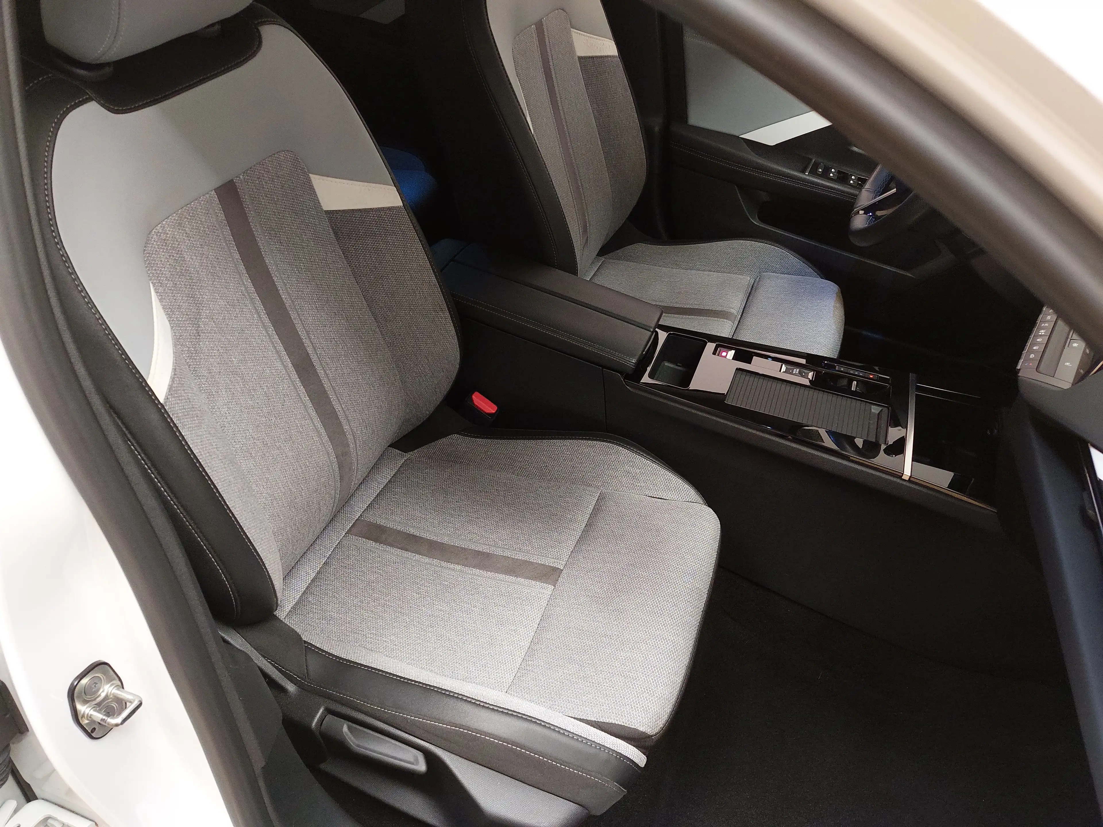 Opel Astra 1.5 D Business Elegance Navi LED AHK RFK — photo 10