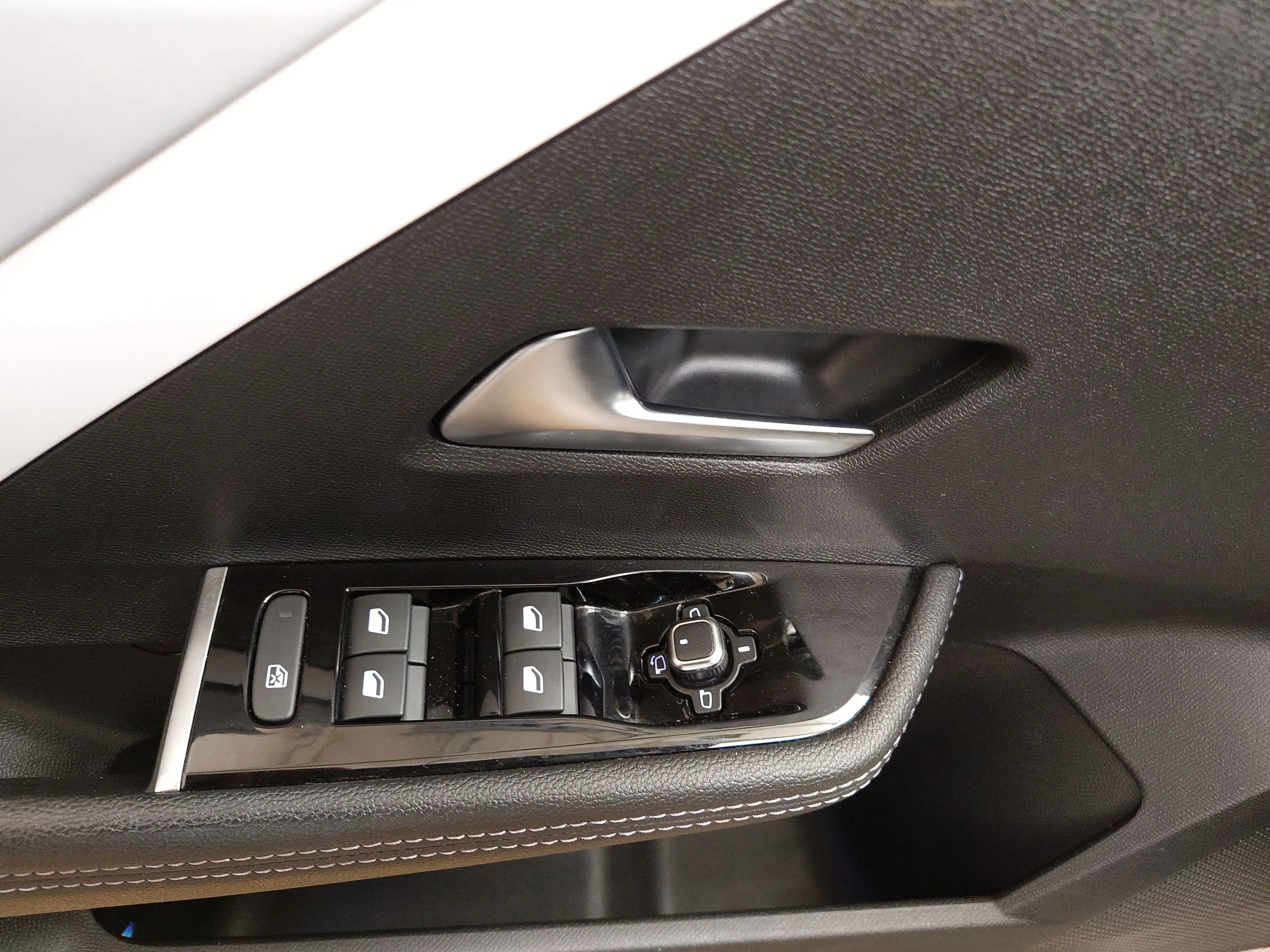 Opel Astra 1.5 D Business Elegance Navi LED AHK RFK — photo 5
