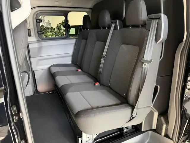 Volkswagen Transporter view 14