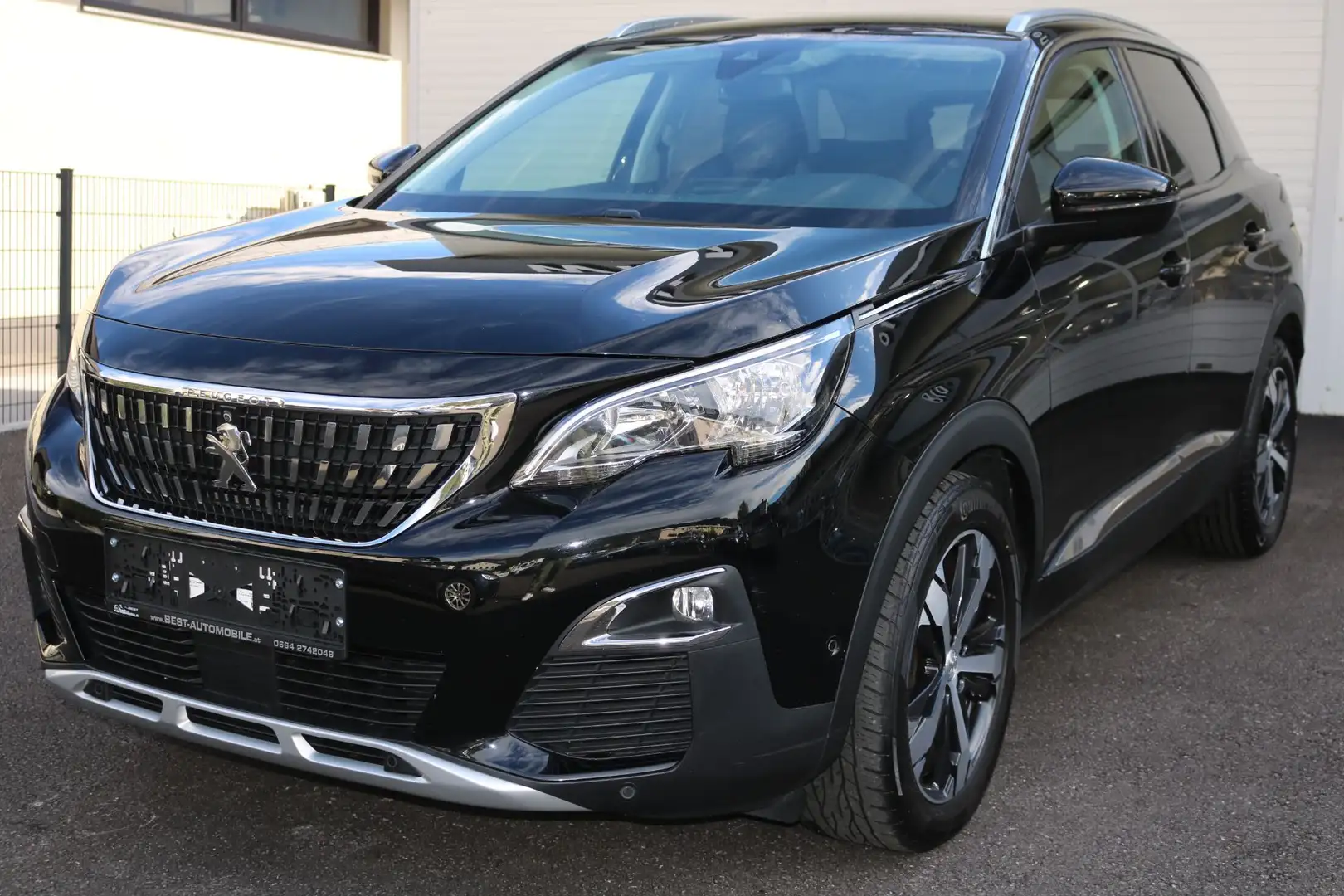 Peugeot 3008 1,2 PureTech 130 S&S GT Line Schwarz - 1