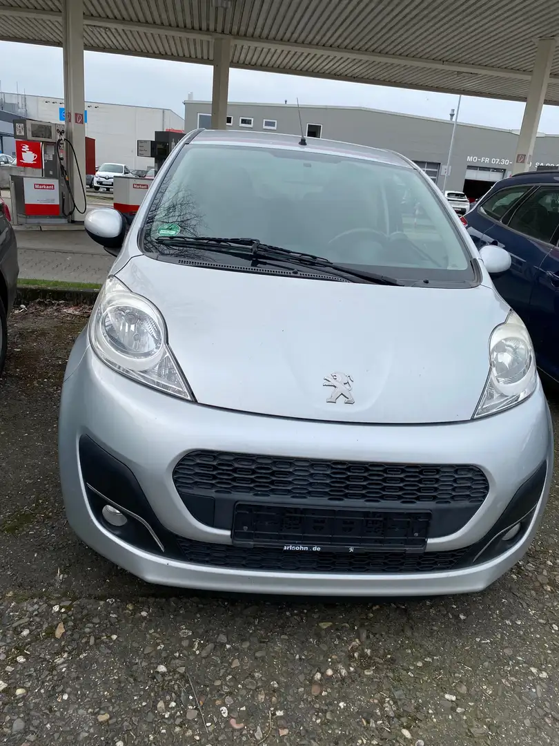 Peugeot 107 107 (70) 68 Active Grau - 1