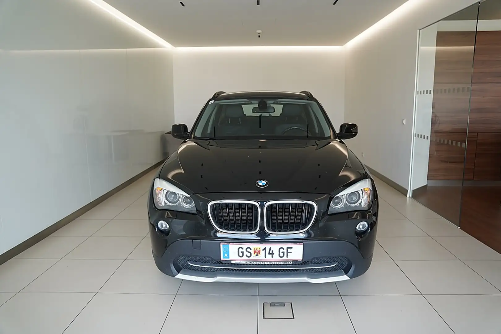 BMW X1 sDrive18d E84 N47 Schwarz - 2