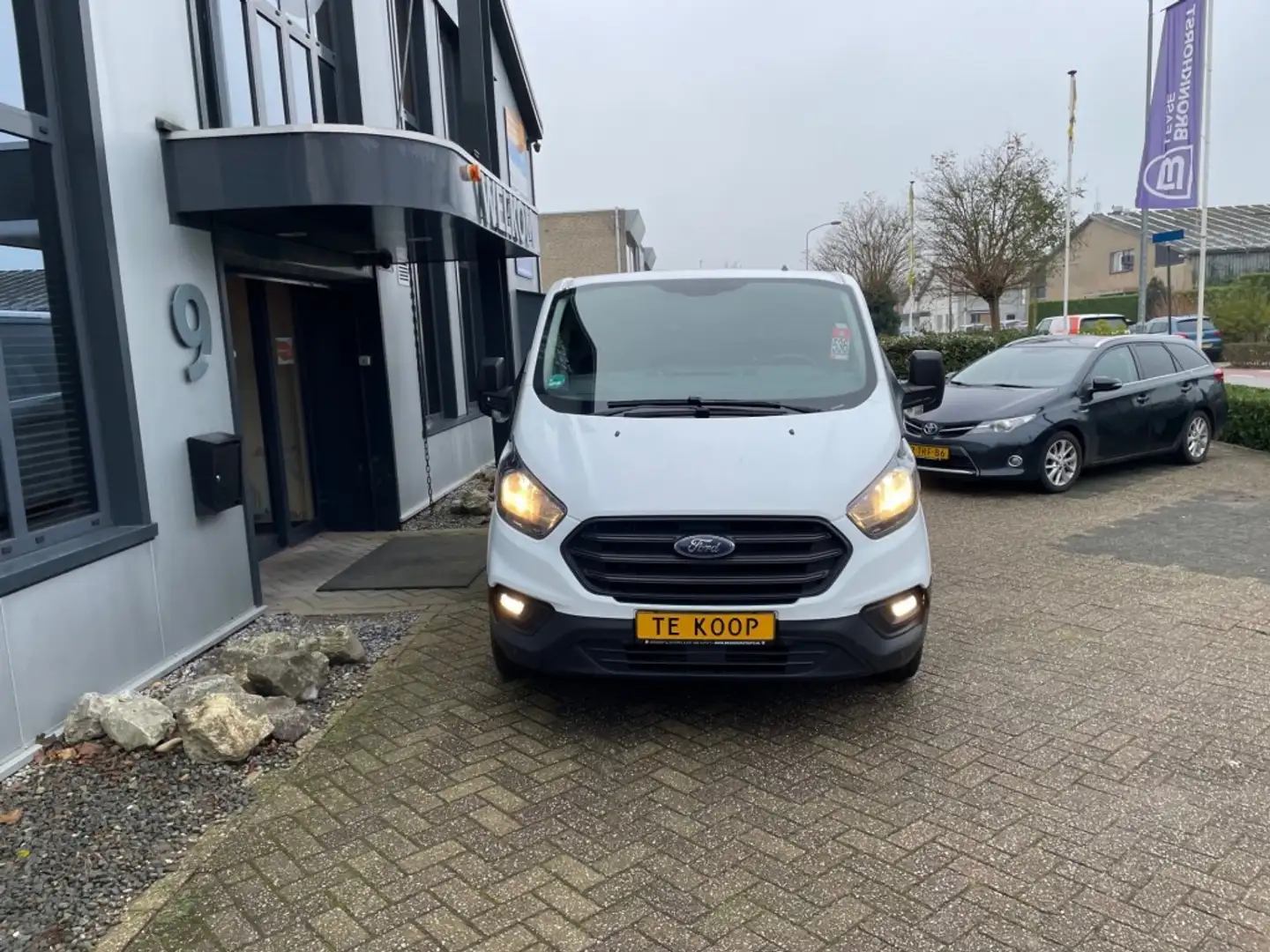 Ford Transit Custom 2.0 Tdci 108pk, airco, 3-pers, pdc, schuifdeur, bl Wit - 2
