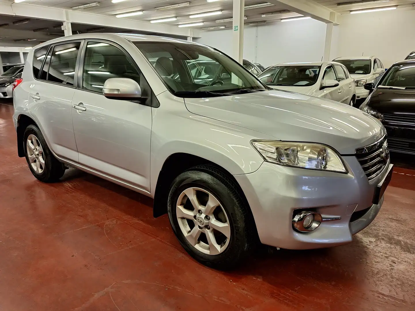 Toyota RAV 4 2.2 D-4D 4x4 VIP Zilver - 1