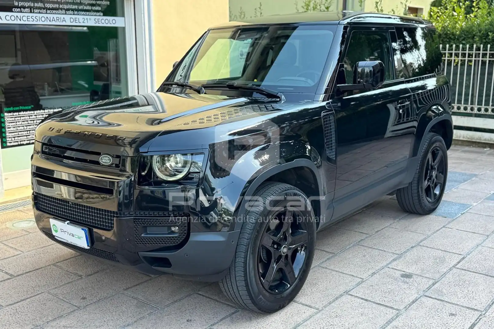 Land Rover Defender Defender 90 3.0D I6 200 CV AWD Auto Hard Top Noir - 1