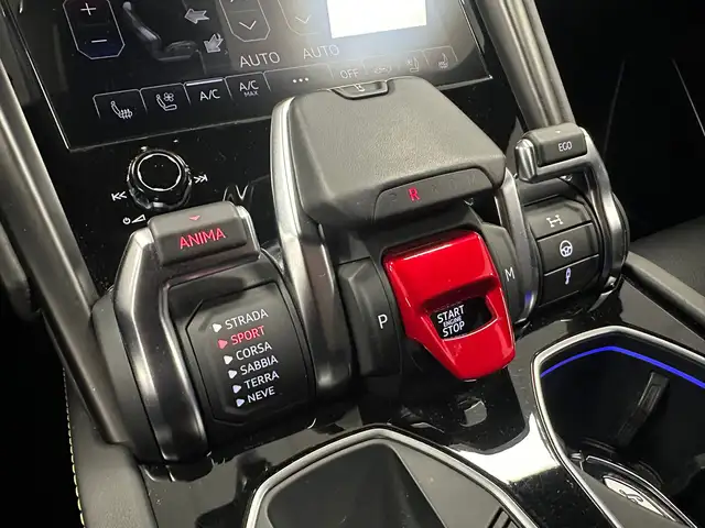 Lamborghini Urus view 11