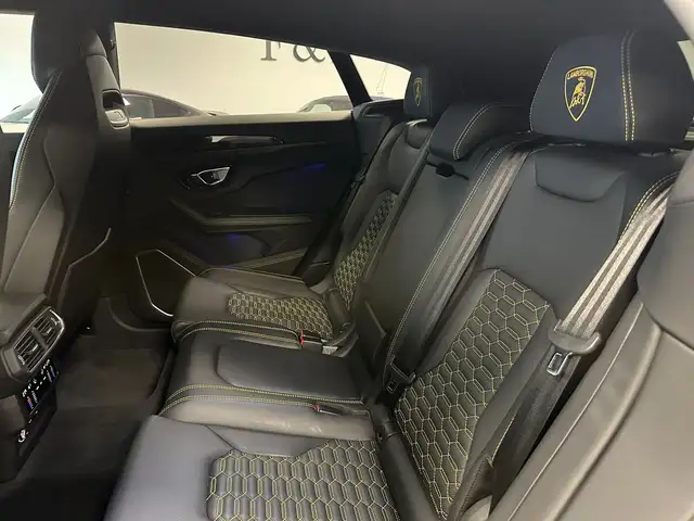 Lamborghini Urus view 15