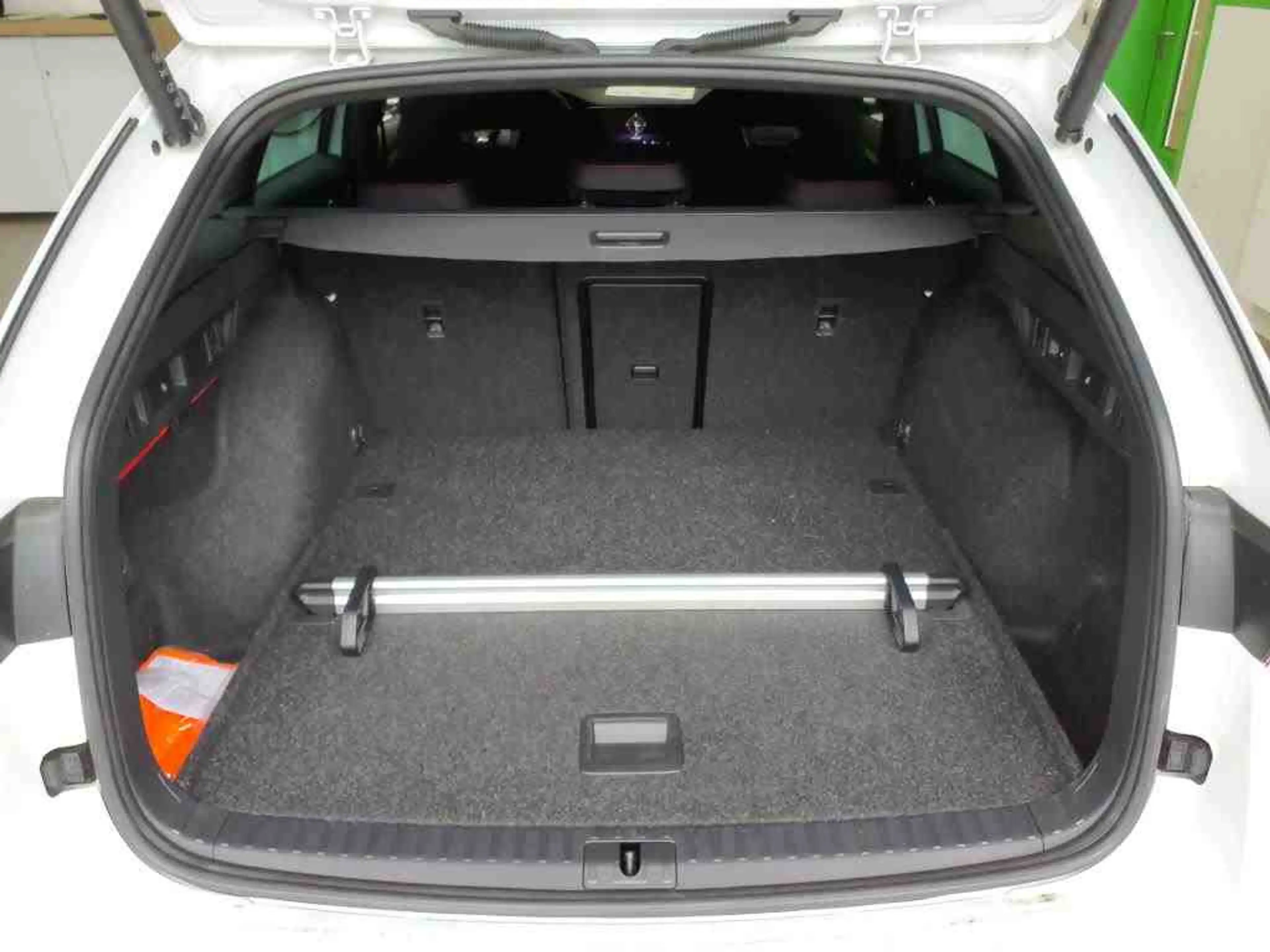 Skoda Octavia Combi 2.0 TDI DSG RS*HUD*MATRIX*AHK*AREA — photo 8