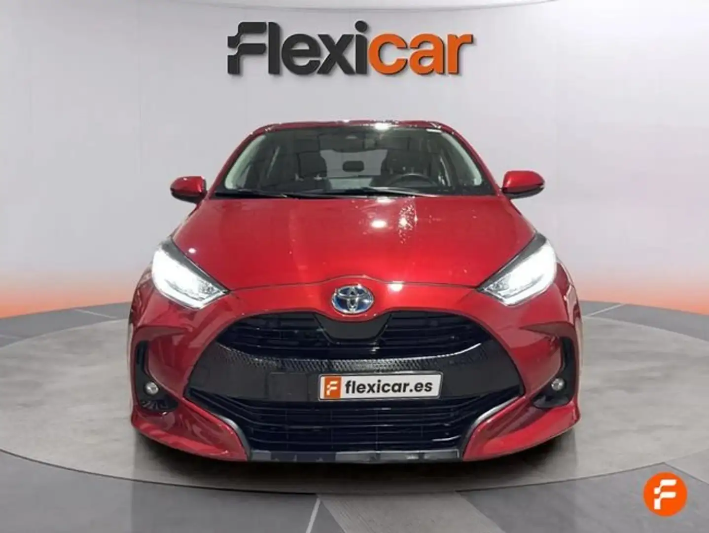 Toyota Yaris 120H 1.5 Active Tech Rojo - 2