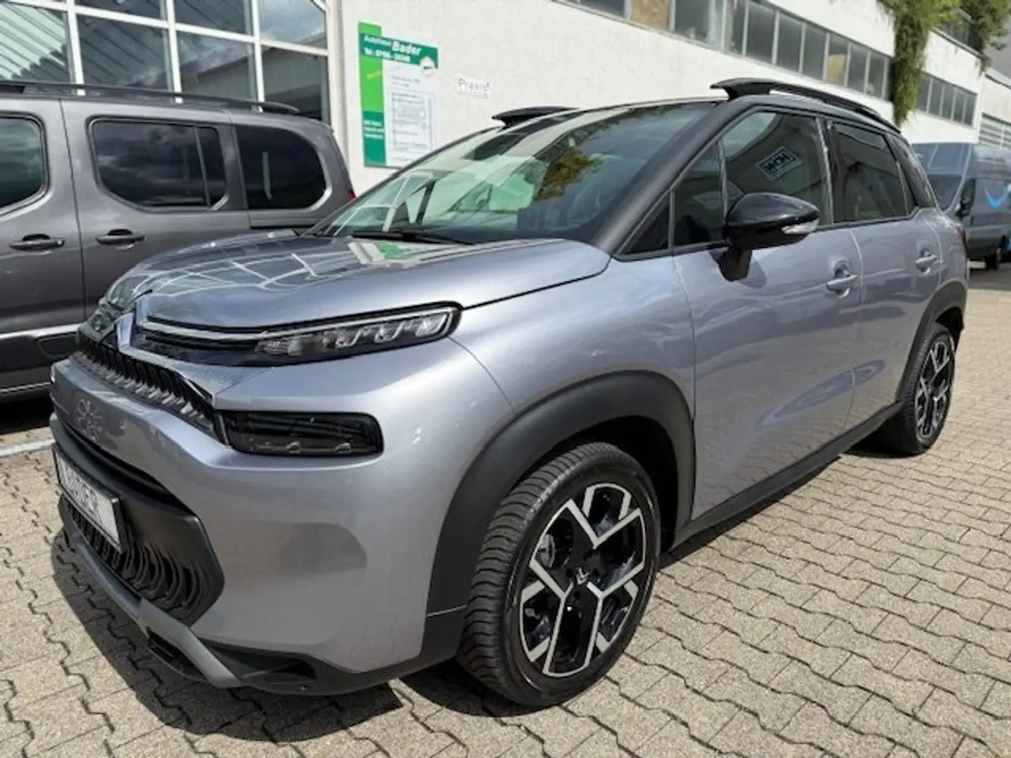 Citroen C3 Aircross Shine Pack 130 Automatik SCHIEBEDACH SITZHZG Gris - 1
