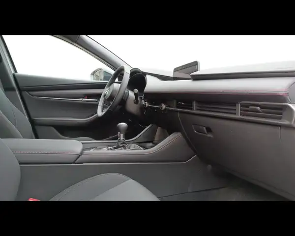 Mazda Mazda3 view 4