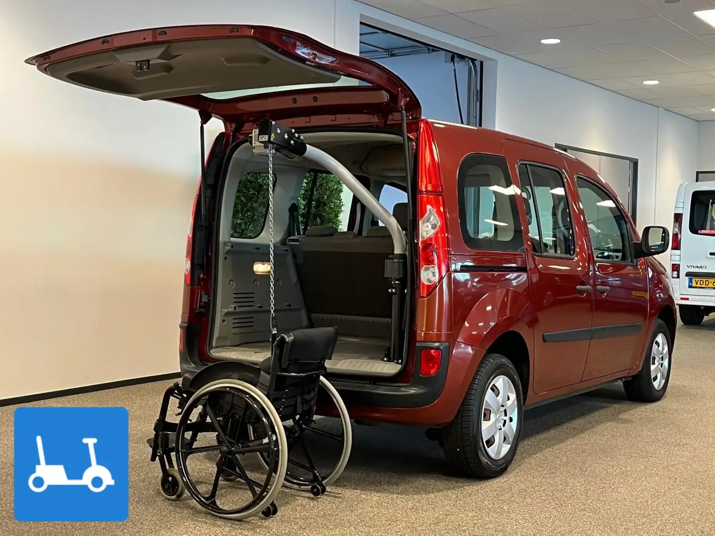 Renault Kangoo incl. Kofferbaklift voor scootmobiel Rouge - 2