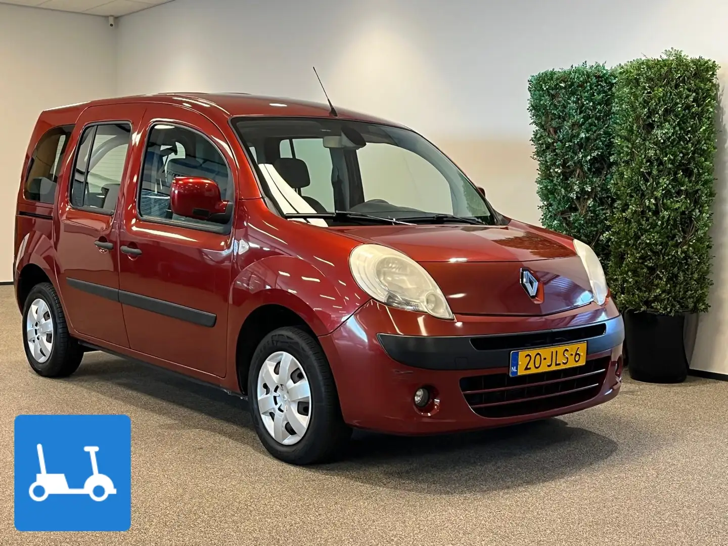 Renault Kangoo incl. Kofferbaklift voor scootmobiel Rouge - 1