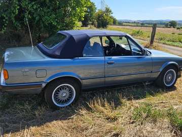 320i