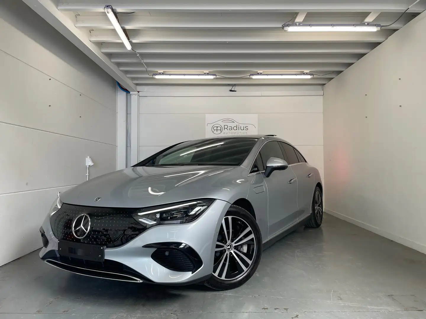 Mercedes-Benz EQE 300 EQE 300 - 1