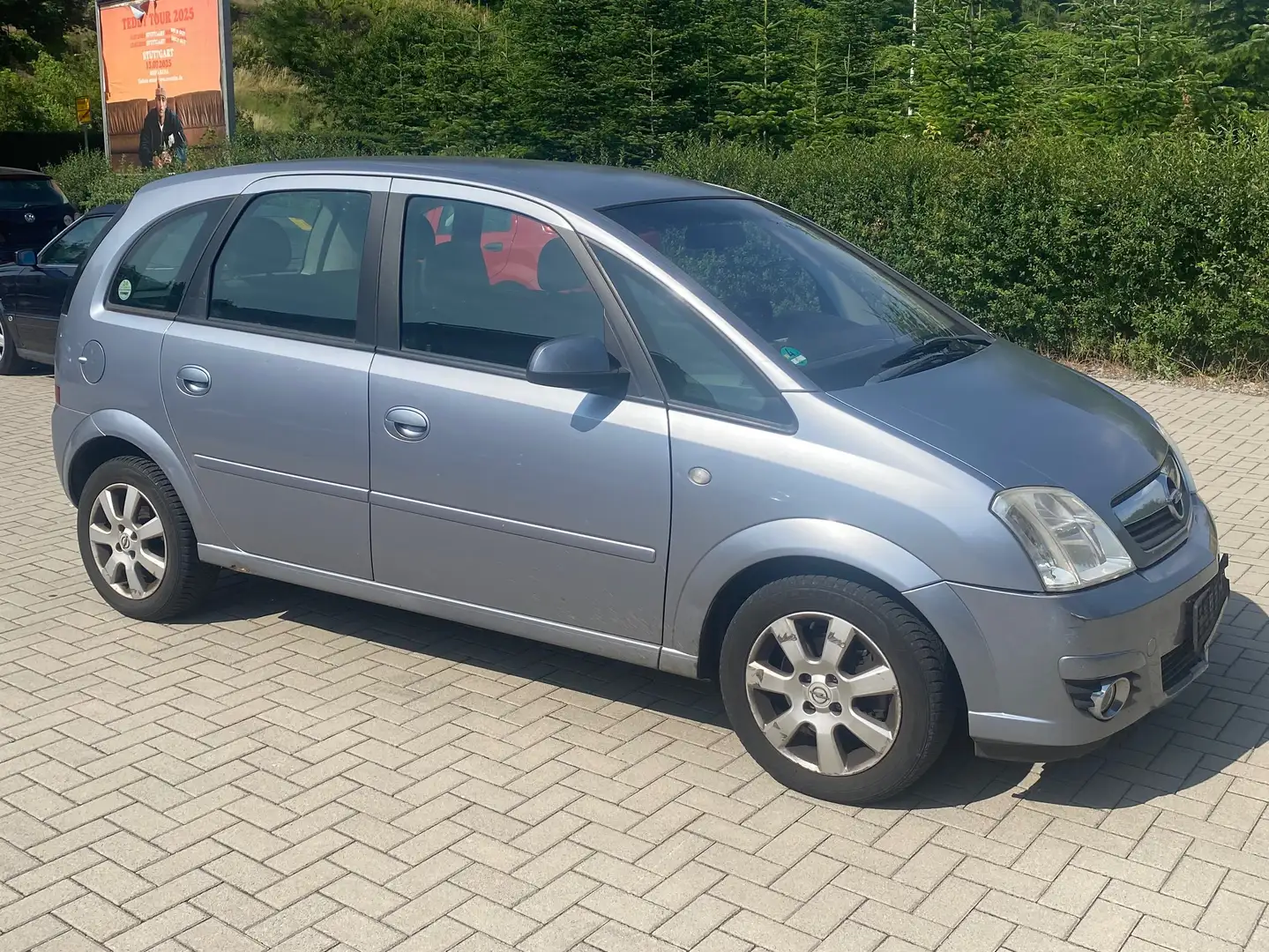 Opel Meriva 1.6 16V Edition Grau - 1