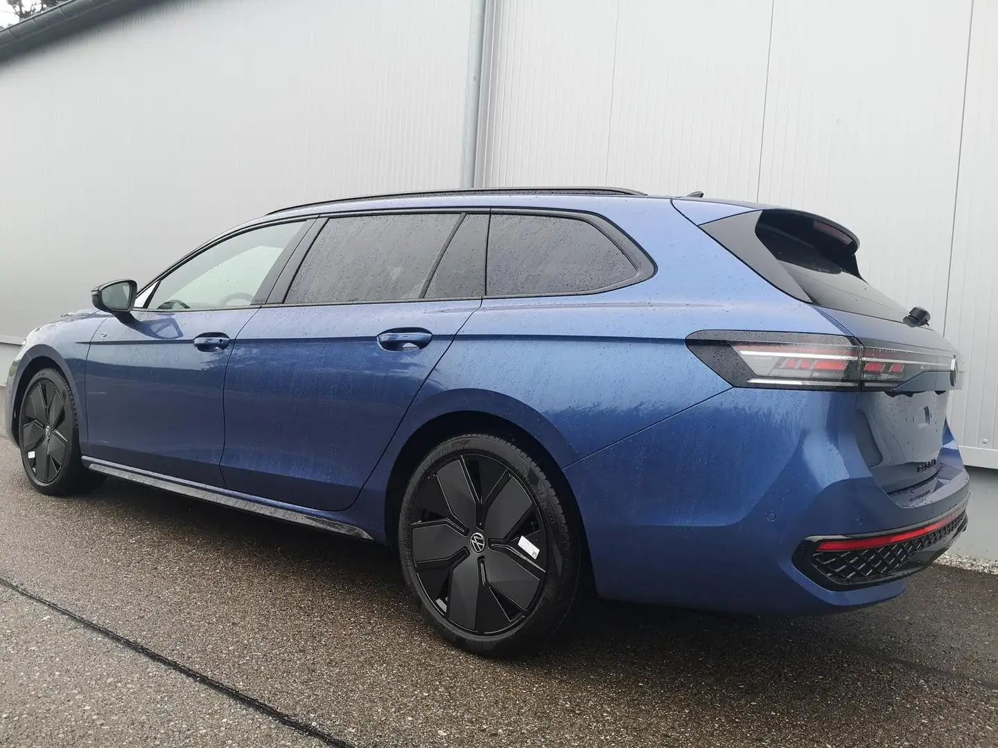 Volkswagen Passat Variant 2.0 TDI DSG 4Motion R-Line Pano 19 Zoll Head Up AH Azul - 2