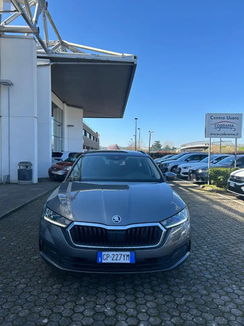 Skoda Octavia 1.0 TSI Wagon Executive NEO PATENTATI Gris - 1