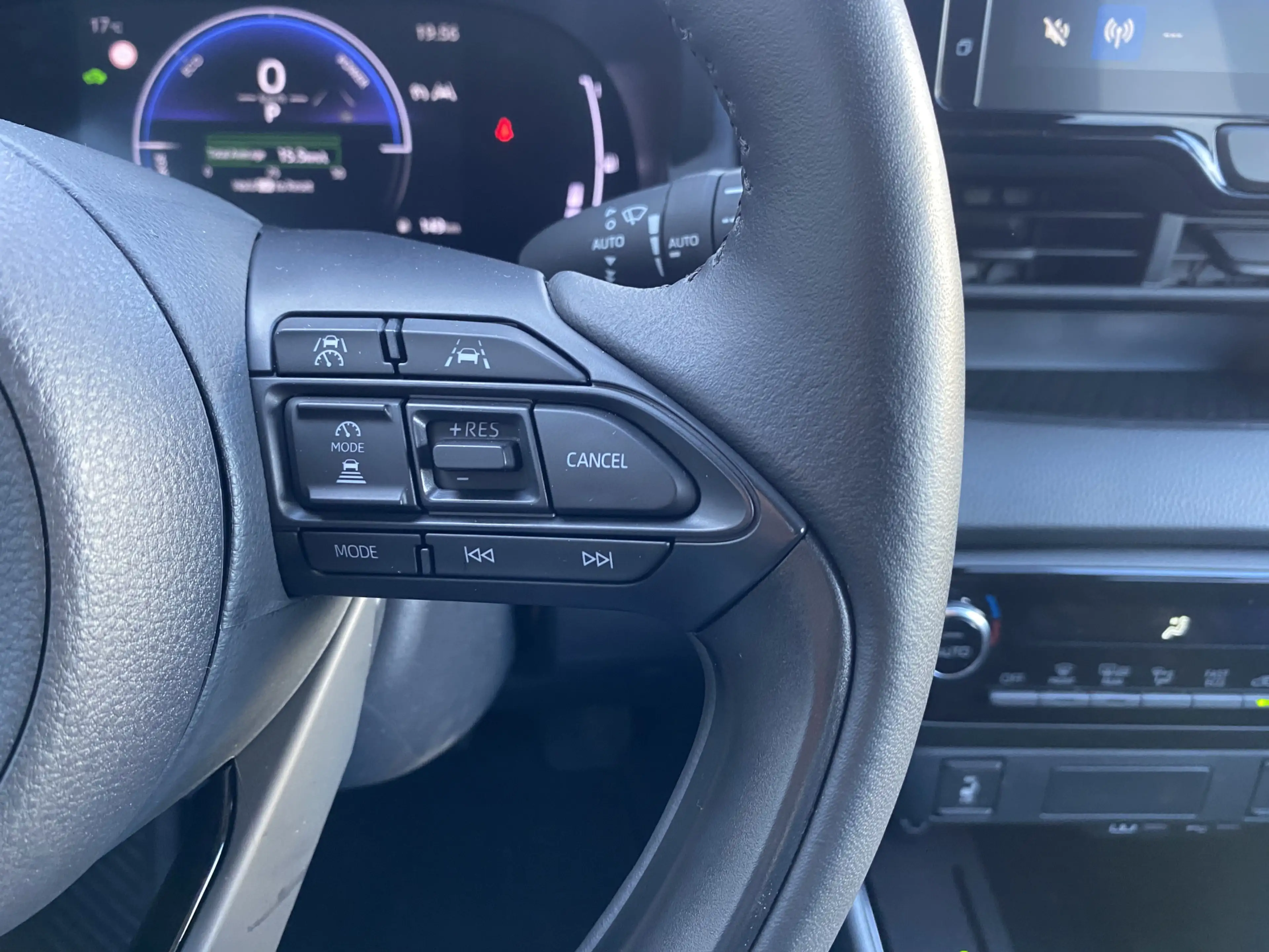 Toyota Yaris 1.5 Hybrid 115 Dynamic — photo 20