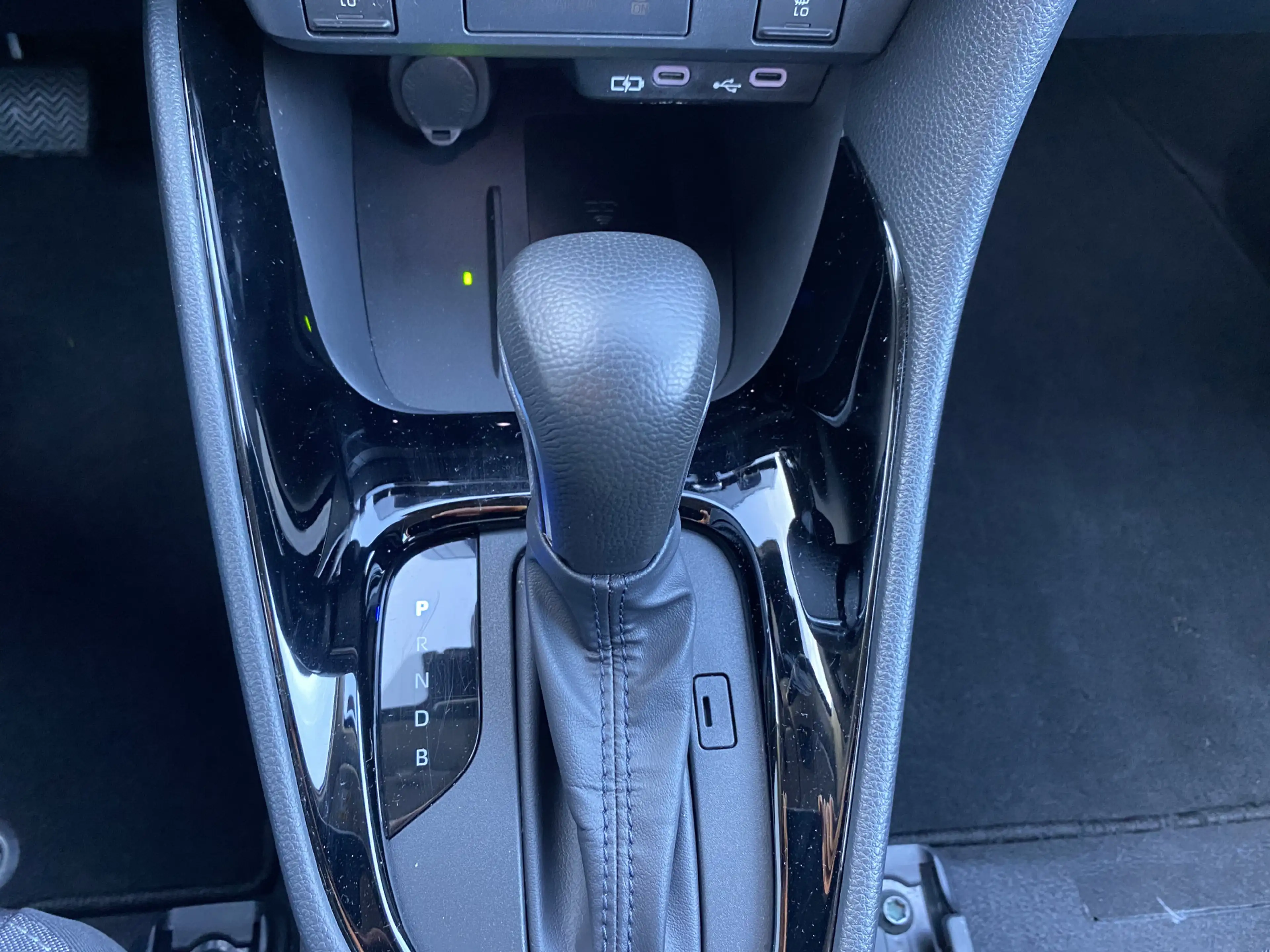 Toyota Yaris 1.5 Hybrid 115 Dynamic — photo 24