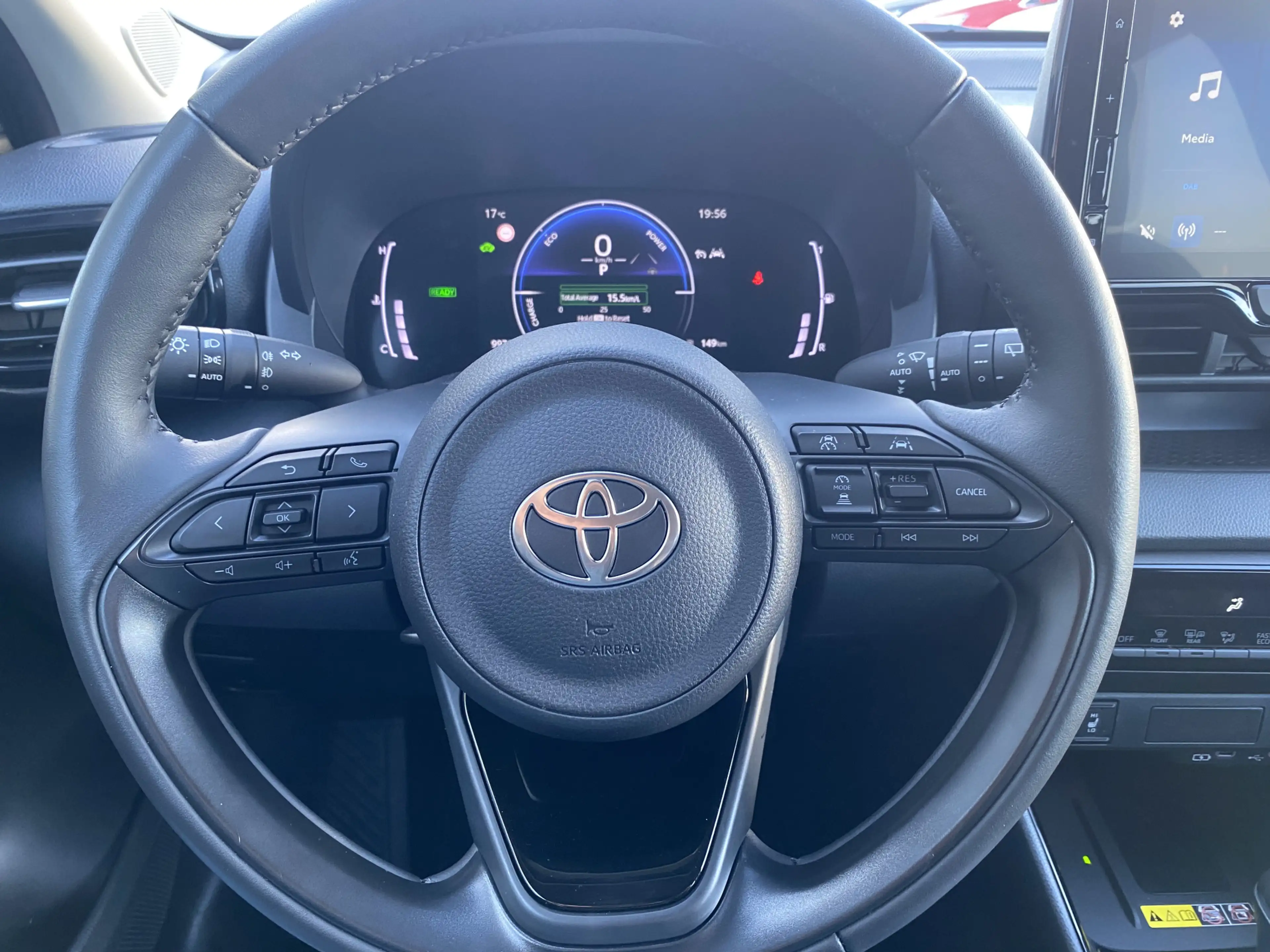 Toyota Yaris 1.5 Hybrid 115 Dynamic — photo 18