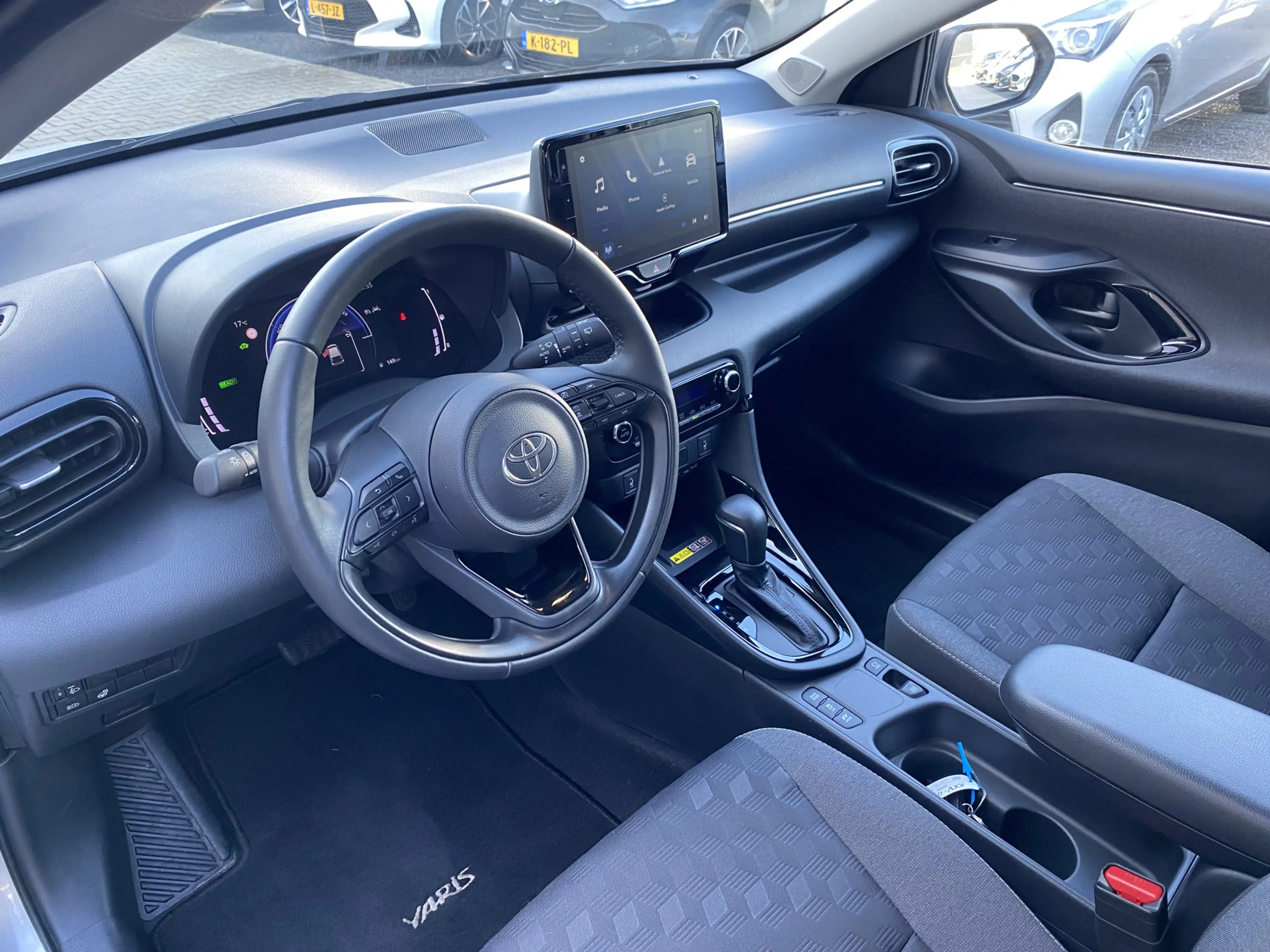 Toyota Yaris 1.5 Hybrid 115 Dynamic — photo 10