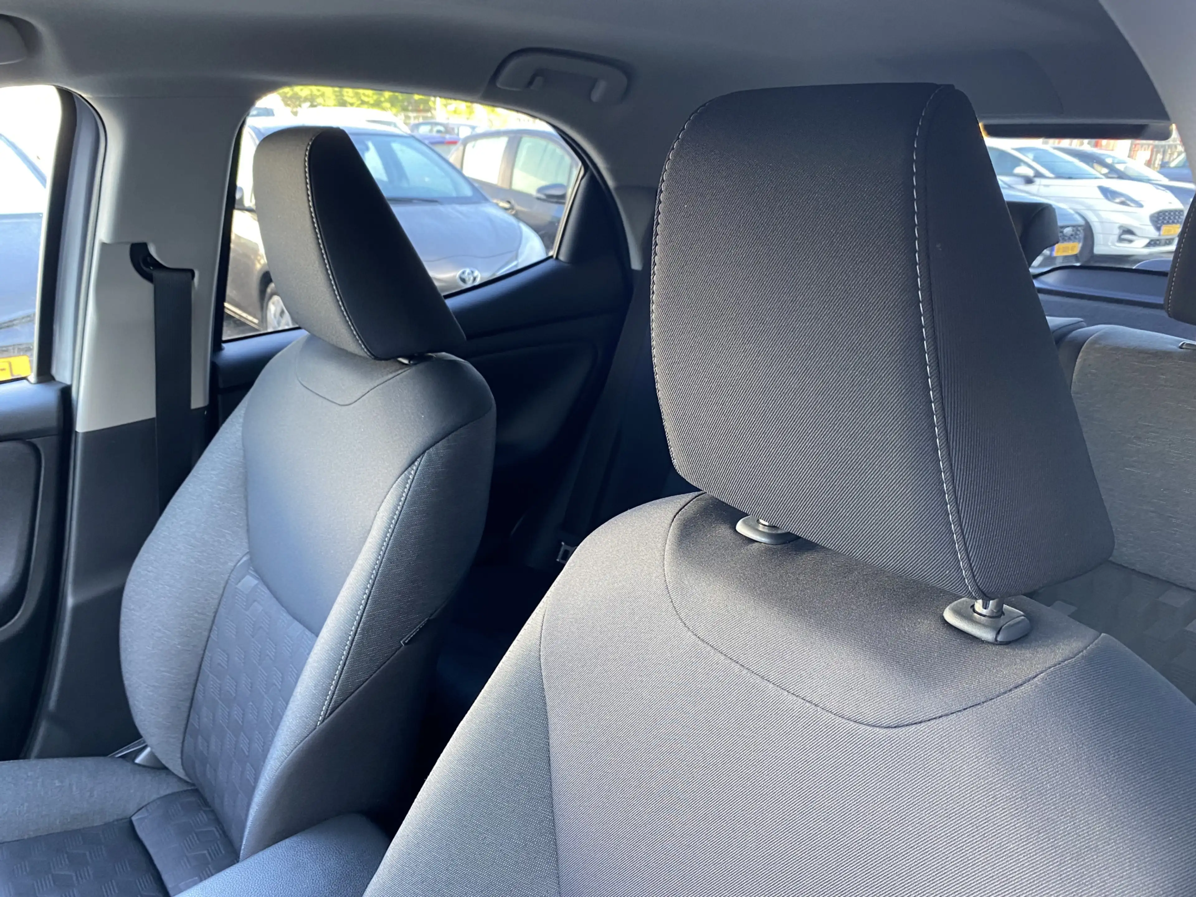 Toyota Yaris 1.5 Hybrid 115 Dynamic — photo 13