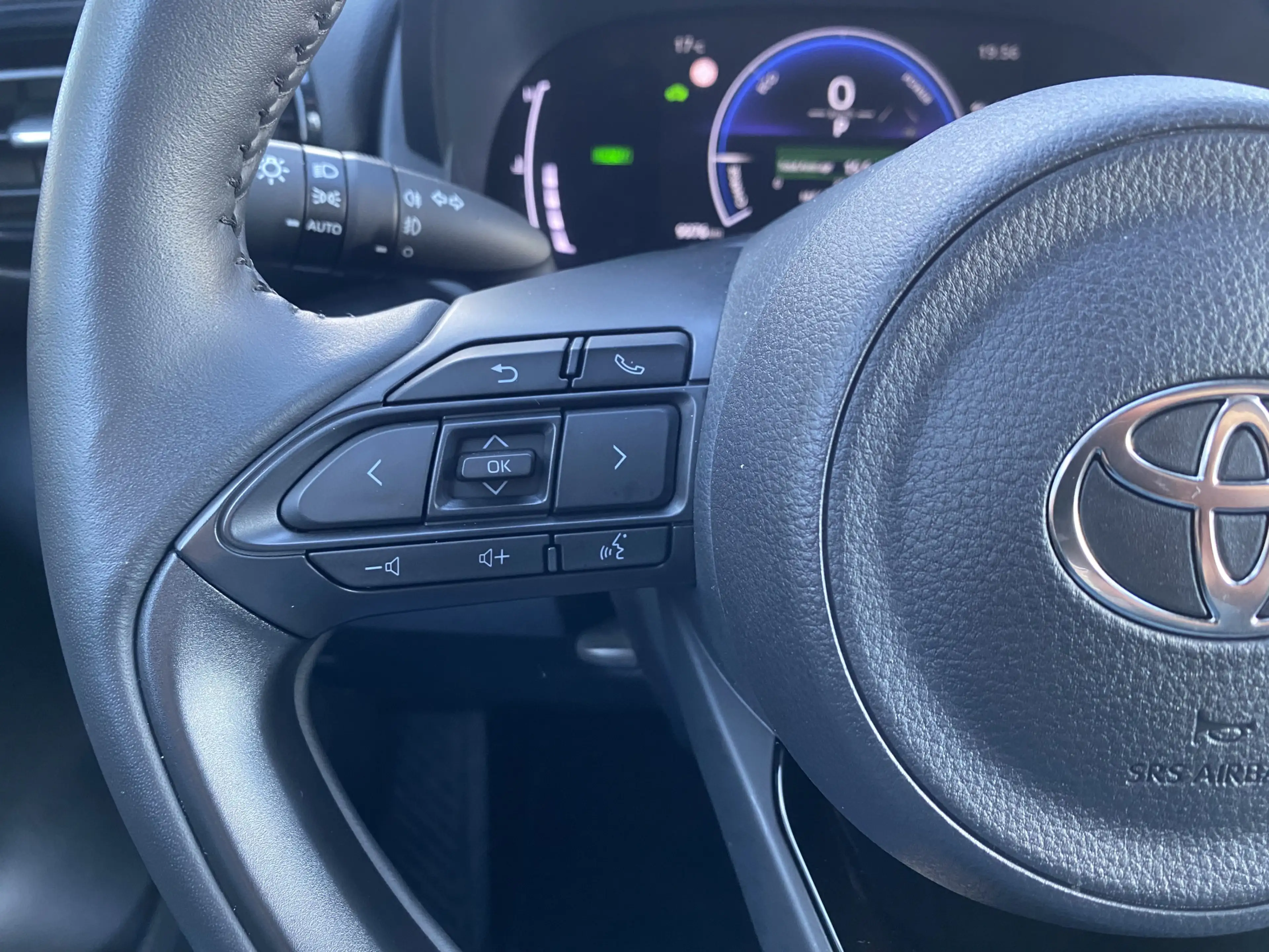 Toyota Yaris 1.5 Hybrid 115 Dynamic — photo 19