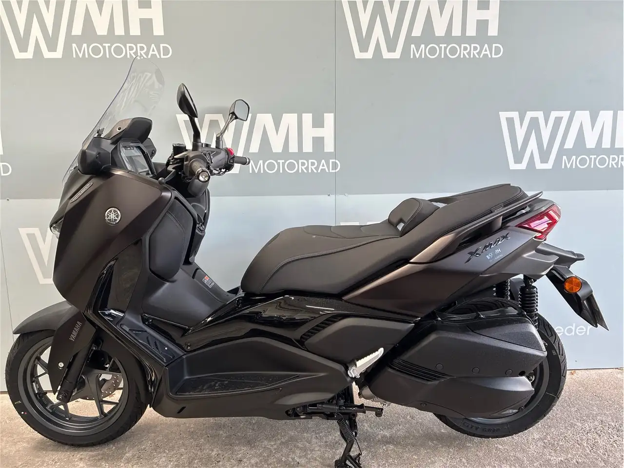 Yamaha X-Max 300