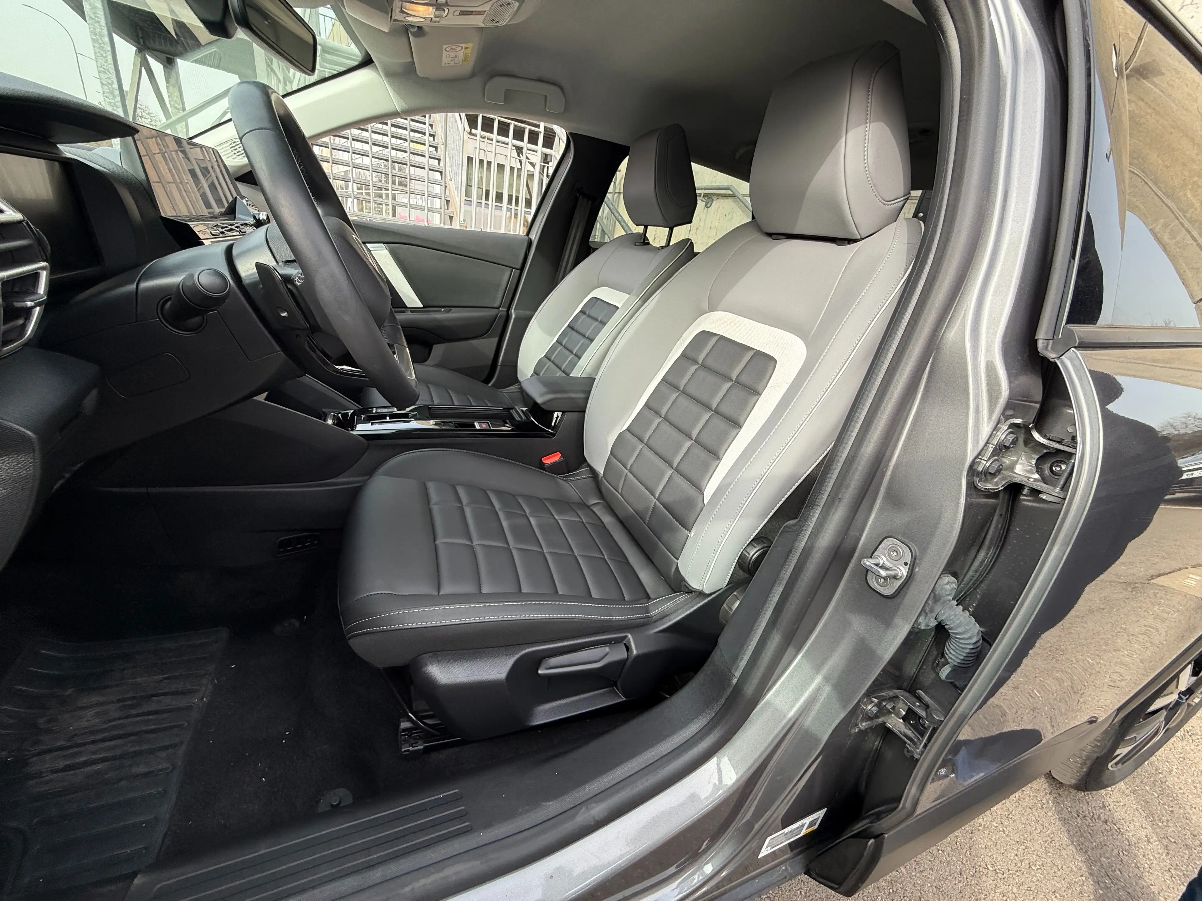 Citroen C4 X 1.2 HYBRID 145 E-DCS6 MAX — photo 5